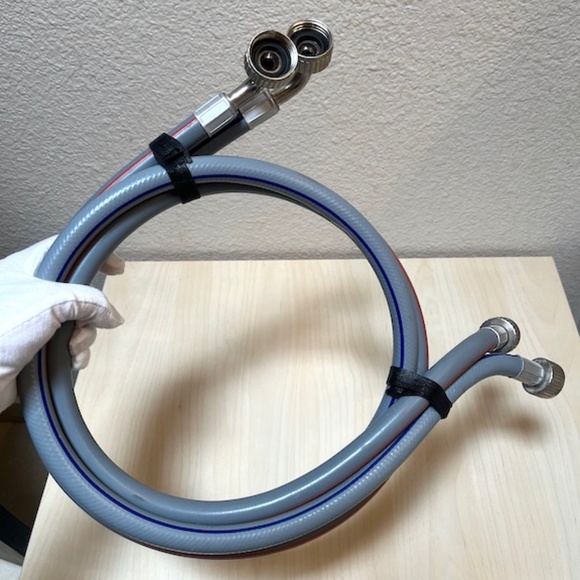 Set of Washer Hoses, Hot & Cold. 5 feet long. 2 Hoses. EUC. - Picture 3 of 9